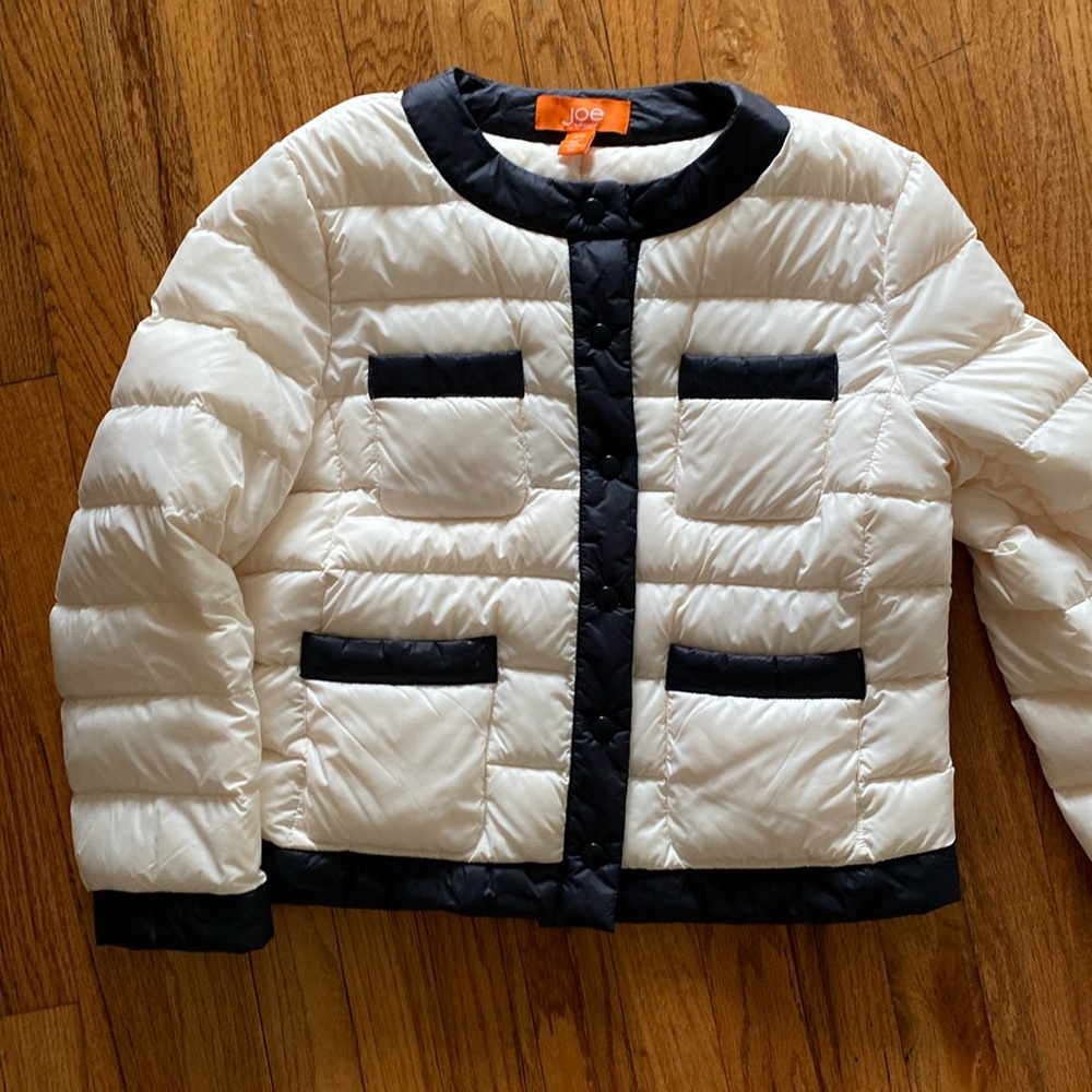 Black and ivory Joe Fresh puffer jacket. Cream and black.